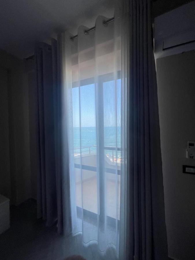 Hotel Ferrara Дуррес Экстерьер фото