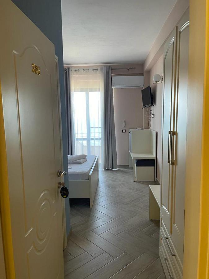 Hotel Ferrara Дуррес Экстерьер фото