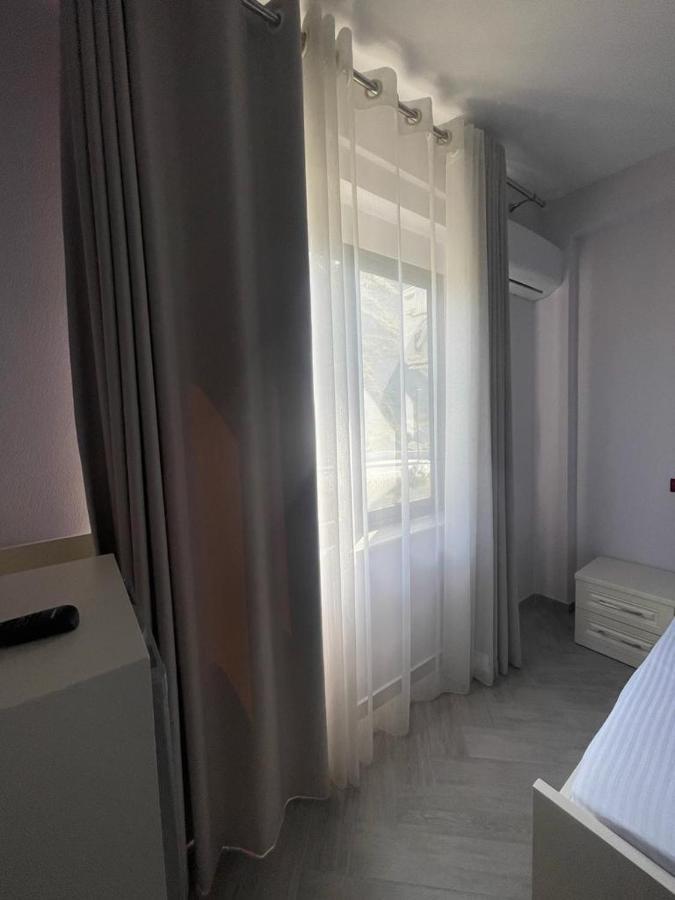 Hotel Ferrara Дуррес Экстерьер фото